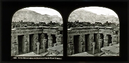 Série [Sites exceptionnels] - 2386. Vue de Médinet-Habou, temple-palais de Ramsès III, n° 2 (Thèbes).